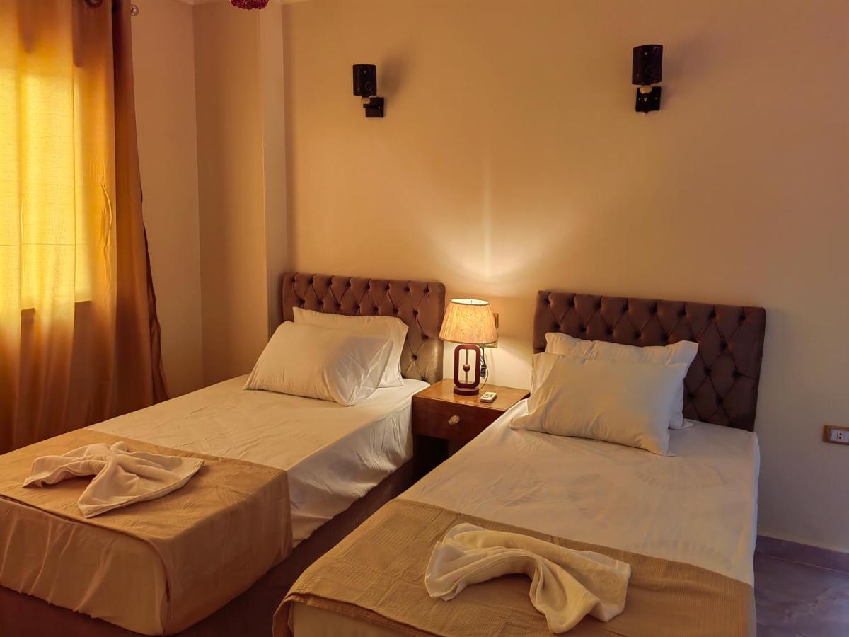 Gem Overlooking Inn Nazlet el Simman Luaran gambar
